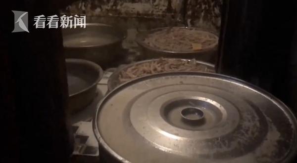 網紅鳳爪廁所烹煮 制作現(xiàn)場令人作嘔