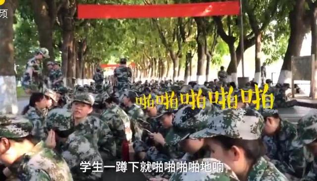 軍訓(xùn)服蹲下就崩線 給學(xué)生提供好一些材料的服裝有多難？