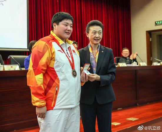 遲到11年的奧運(yùn)獎(jiǎng)牌 到底是怎么一回事？